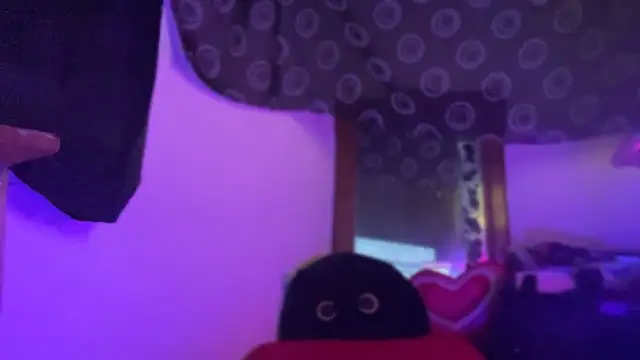 Guyst049 webcam
