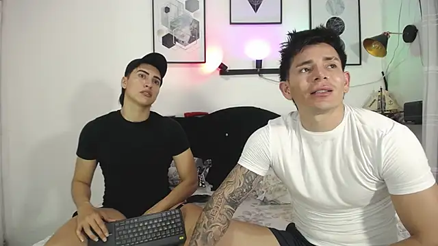 Thomas_and_lyan webcam