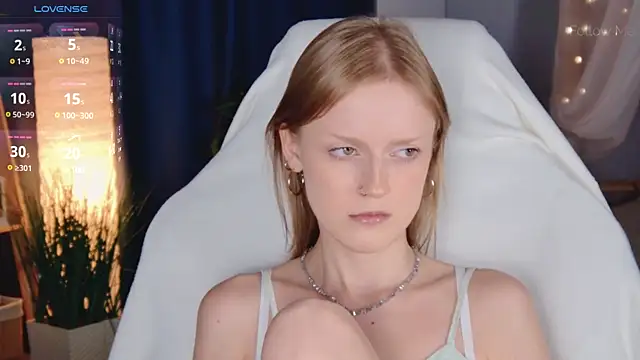 KiraMontoya webcam