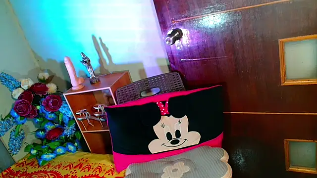 baby_kiraxx webcam