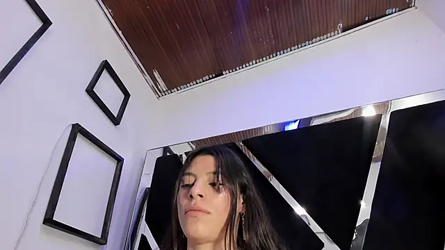 Sasha_Petitte webcam