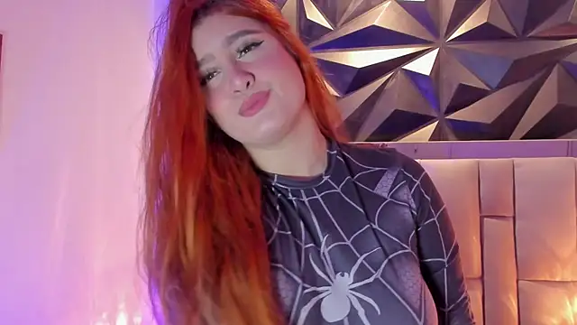 megan_whitee__ webcam