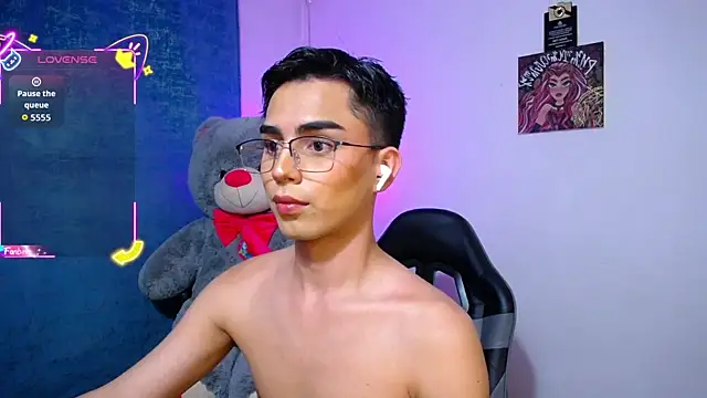 OwenBluee webcam