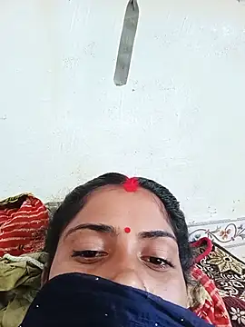 Poojaxx56 webcam