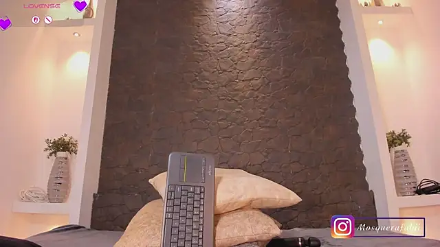 naina_deivis33 webcam