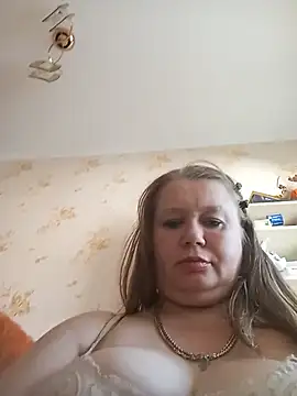 KiraStanton webcam