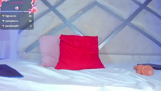 cami_rouxx webcam
