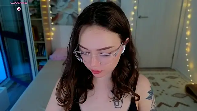 MilenaSaint webcam