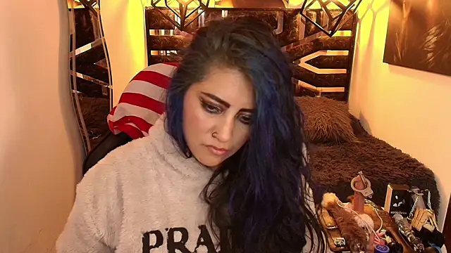scarleth_blue webcam