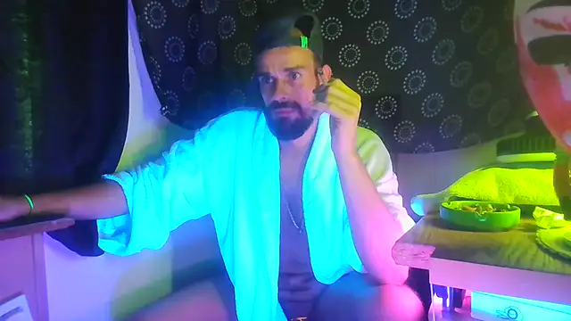 Guyst049 webcam