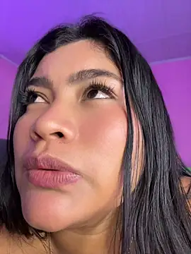 LunaaRosse webcam