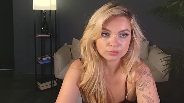 LanaR0se live cam on StripChat