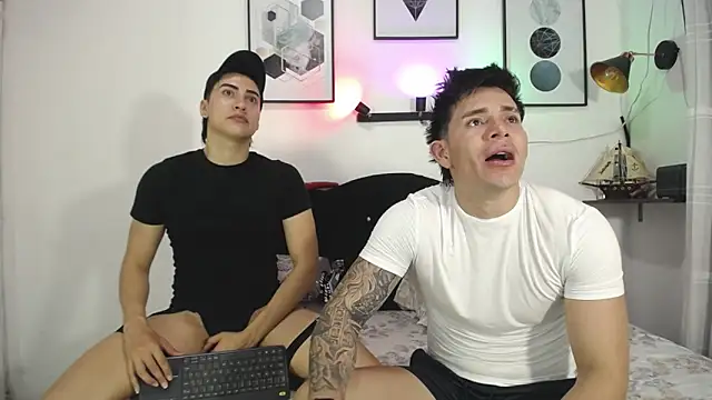 Thomas_and_lyan webcam