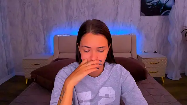 AlexaBarkley webcam