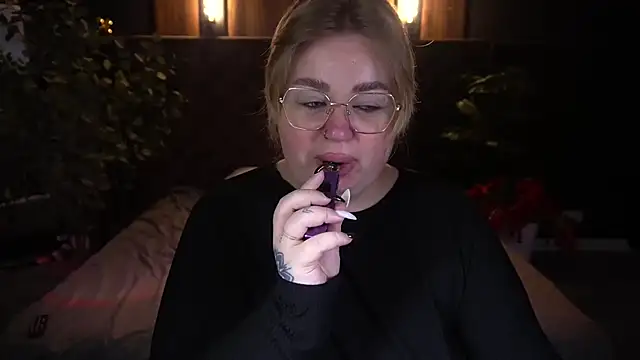 ZaraReignn webcam
