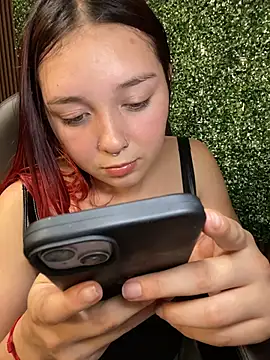 Karen18_boobs webcam