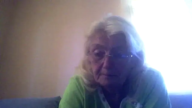AmyLove353 webcam