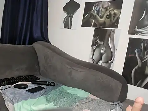 tinydolll webcam