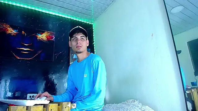 LuxeCouple webcam