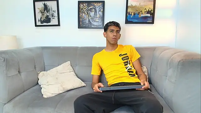 RED_ZONE_BOYS webcam
