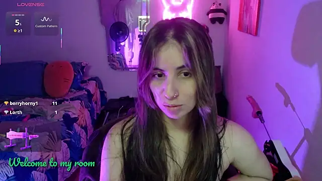 aleja_diamond live cam on StripChat