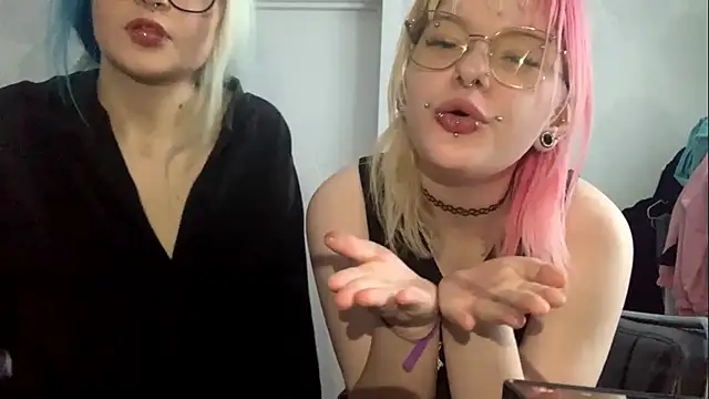 Altgirlhotshow webcam