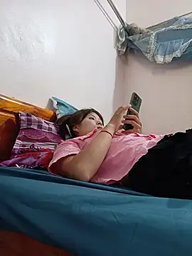 linda-yiyi - Linda-yiyi's free webcam - UK Sex Cams