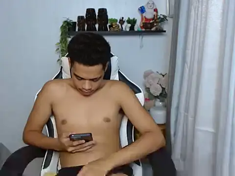 curlyasian_njxx webcam