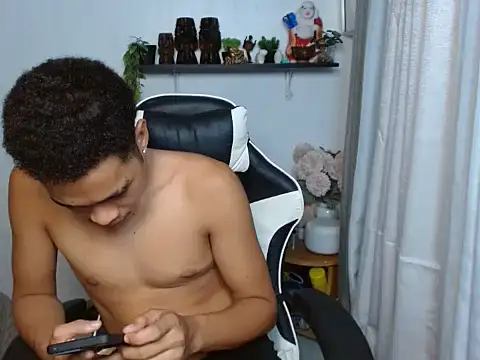 curlyasian_njxx webcam