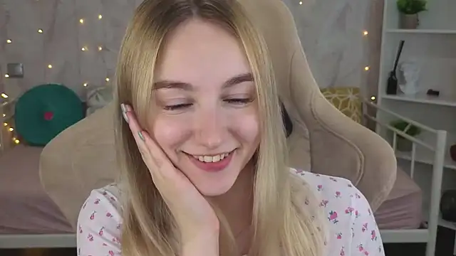 Shy_Polly webcam