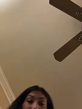 LittleMissEeve webcam