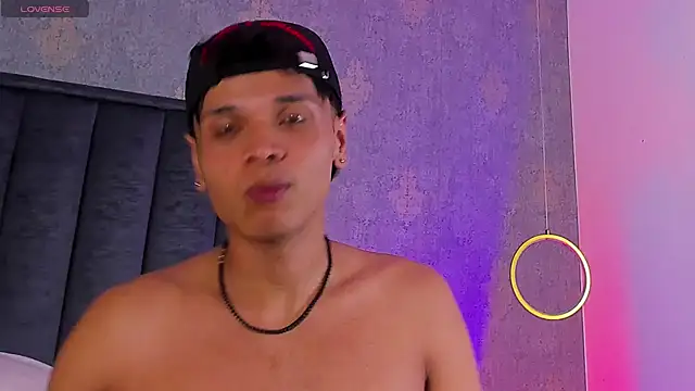Alejandroo_Montenegro webcam