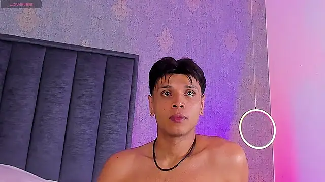 Alejandroo_Montenegro webcam