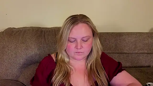 PhatAssBlond webcam