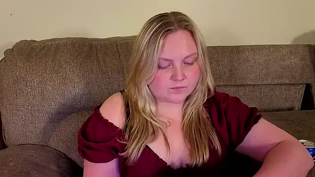 PhatAssBlond webcam