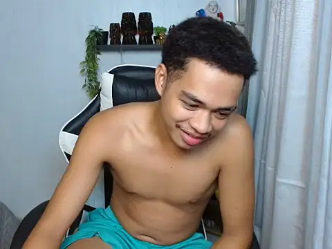 curlyasian_njxx webcam