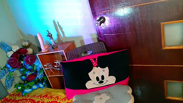 baby_kiraxx webcam