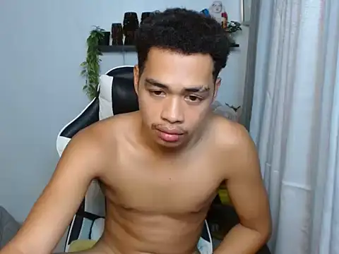 curlyasian_njxx webcam
