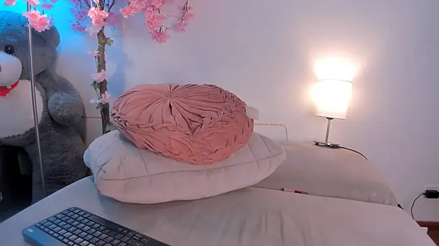 kitty_miaa webcam