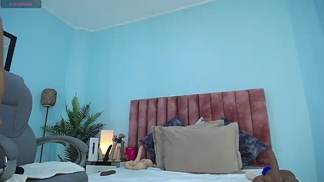 nana_levy webcam