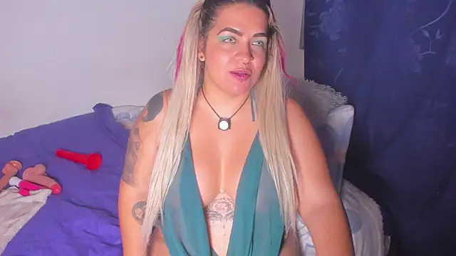 natasha_rodriguez1_ webcam