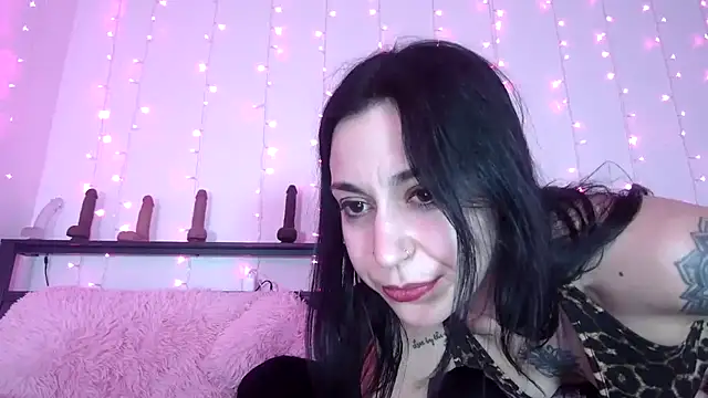 QueenLolaX webcam