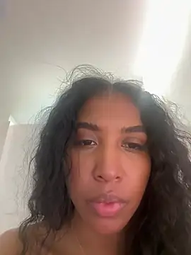 IamCrystal2 webcam