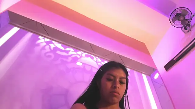 Chloe_Martini webcam
