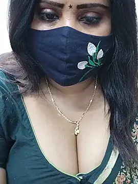Queenflowerr webcam