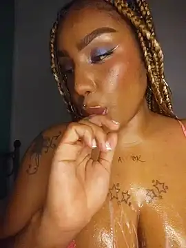 Queen_Amara webcam