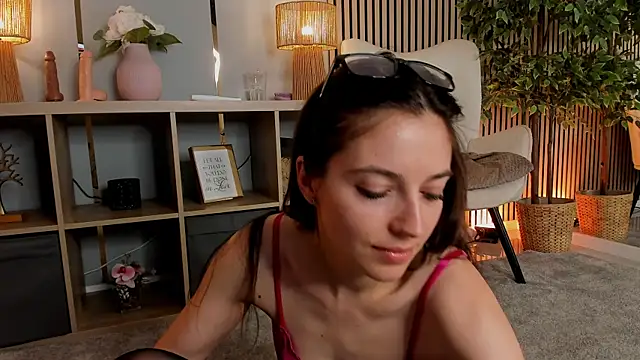 Velvet_Spell webcam