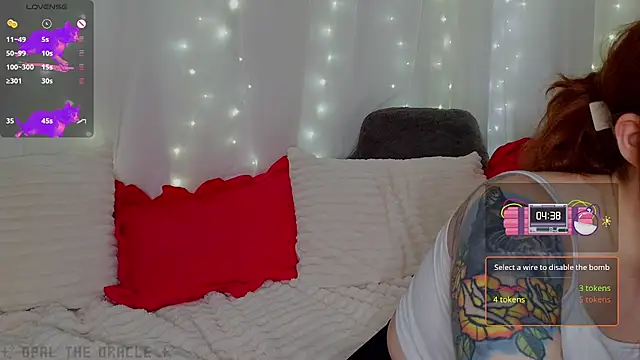 opal_the_oracle webcam