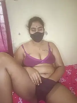 Cute-girlyy webcam