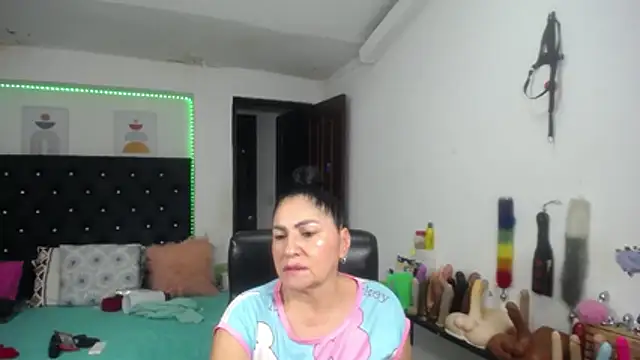 mature_bigboobs10 webcam